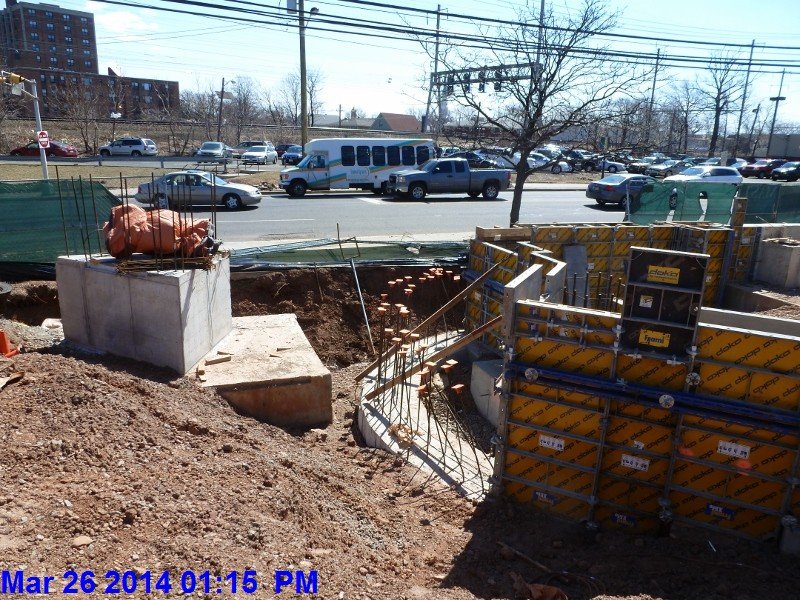 Site fence down at Rahway Ave Facing South (800x600)